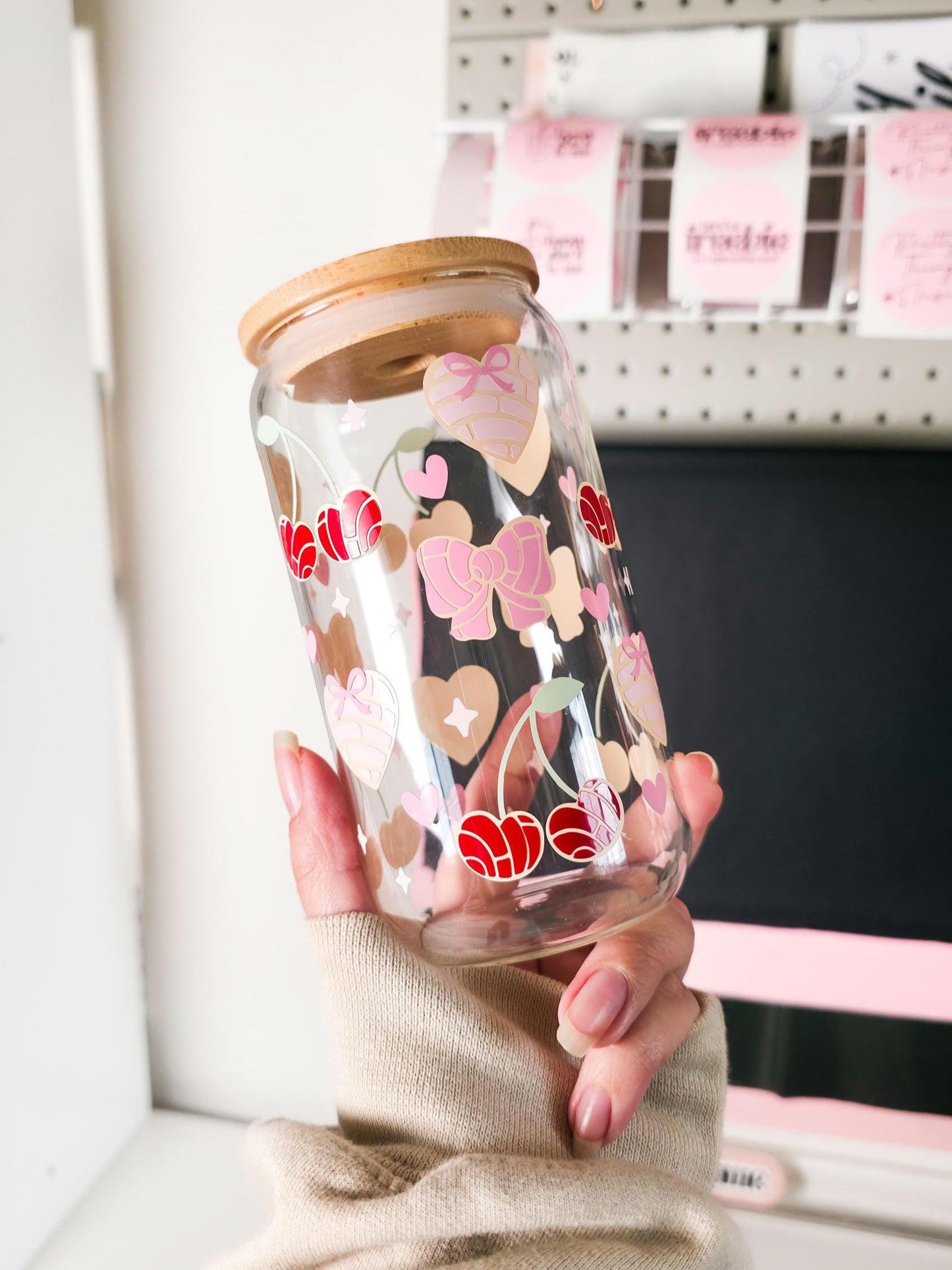 Coquette Concha Glass Cup, Iced Coffee Glass Can, Cherry Bows Conchas, Cottagecore Matcha Drinkware, Latino Pan Dulce y Cafecito Lover