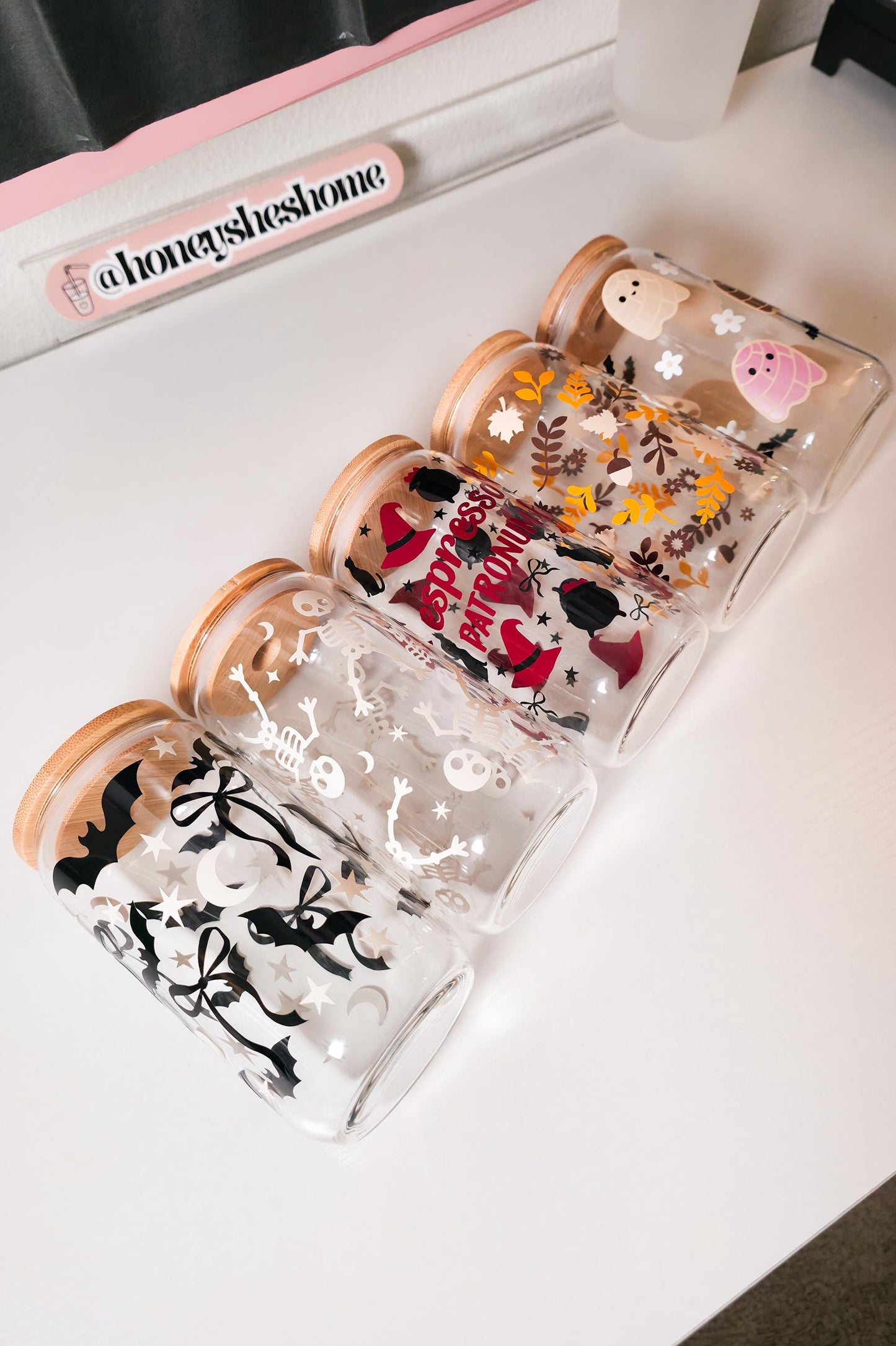Coquette Bats Coffee Glass Can, Cute Libbey, Ribbon Cup, Halloween Bows Beer Can with Bamboo Lid, Spooky Lover Gift