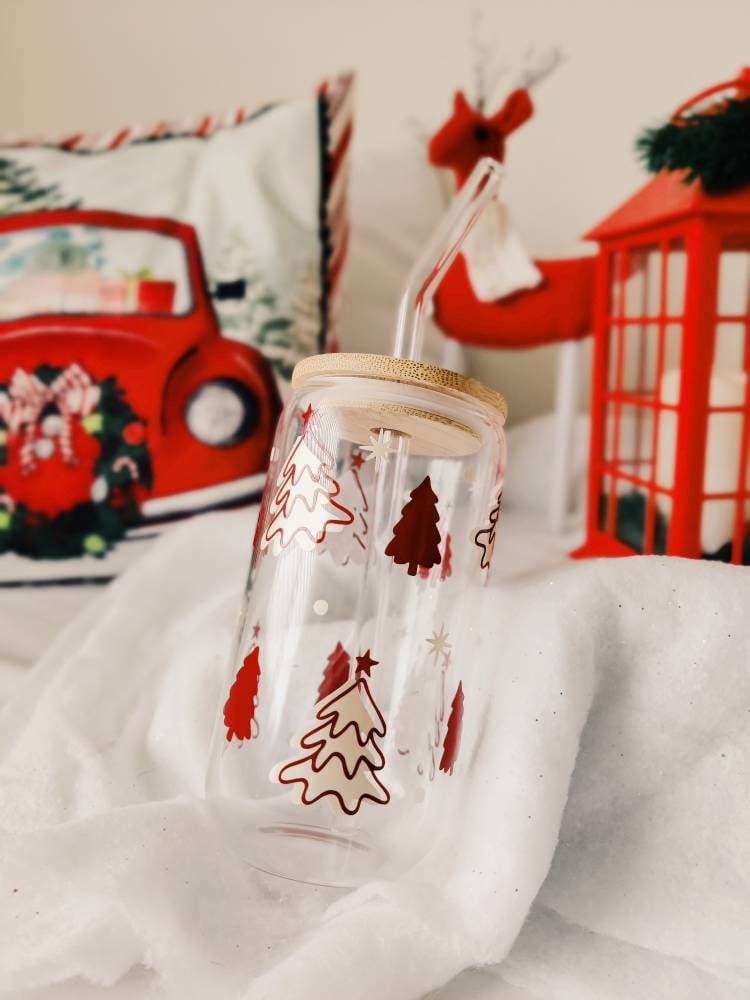 Christmas Tree Iced Coffee Cup, Christmas Gift, Cute Holiday Cup, Holiday Glass Can, Winter Cup with Lid and Straw, Libbey Beer Soda Can