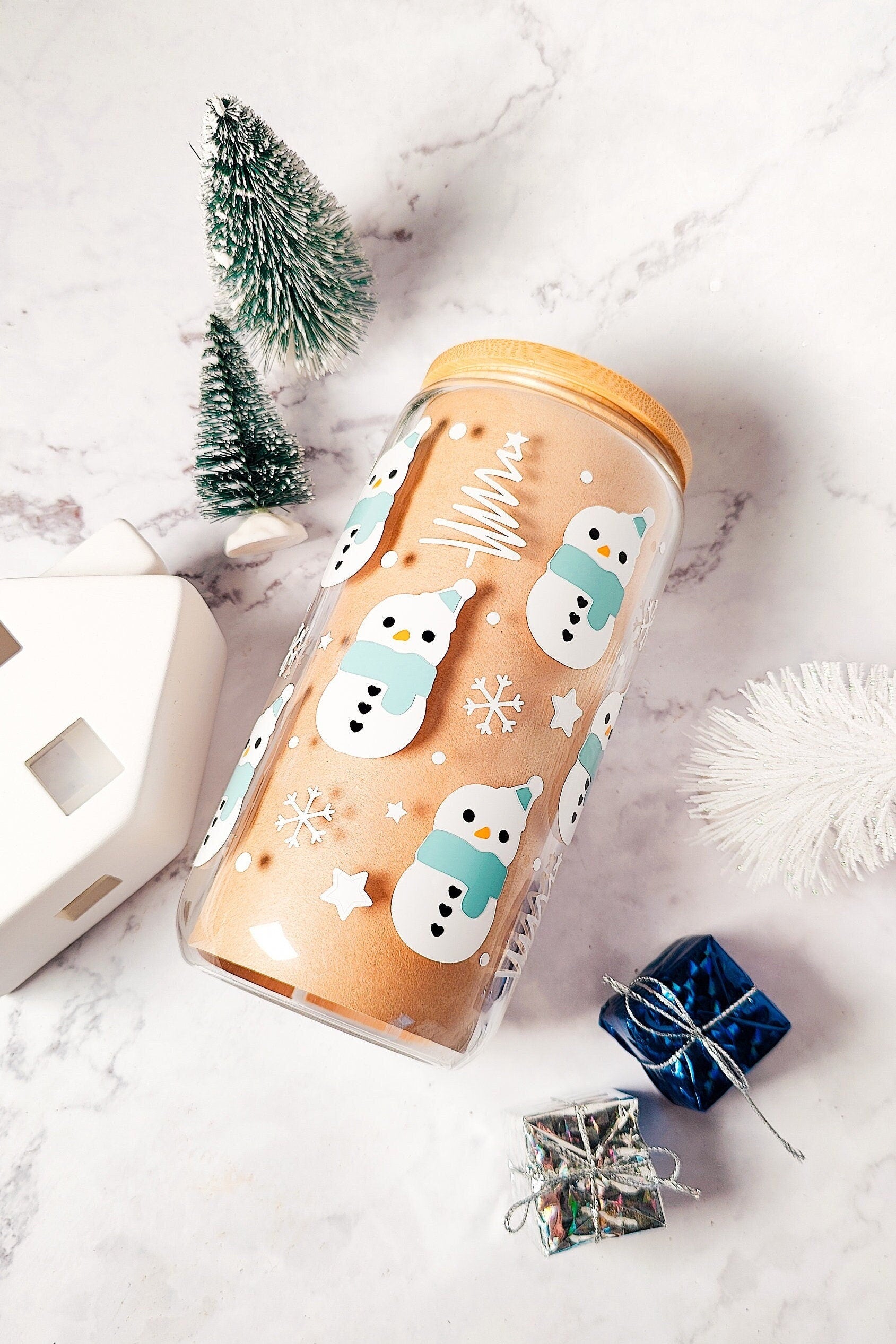 Snowman Iced Coffee Glass Cup, Festive Christmas Glass Cup with Bamboo Lid, Christmas Gift, 16oz and 20oz Holiday Beer Can