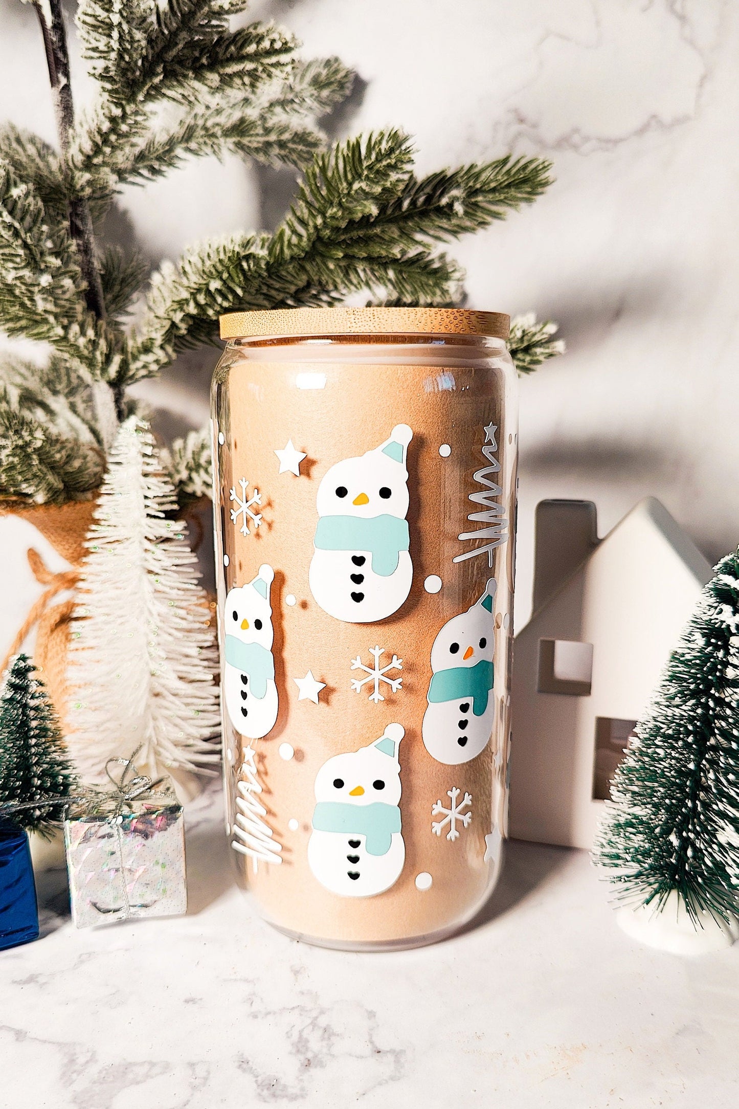 Snowman Iced Coffee Glass Cup, Festive Christmas Glass Cup with Bamboo Lid, Christmas Gift, 16oz and 20oz Holiday Beer Can