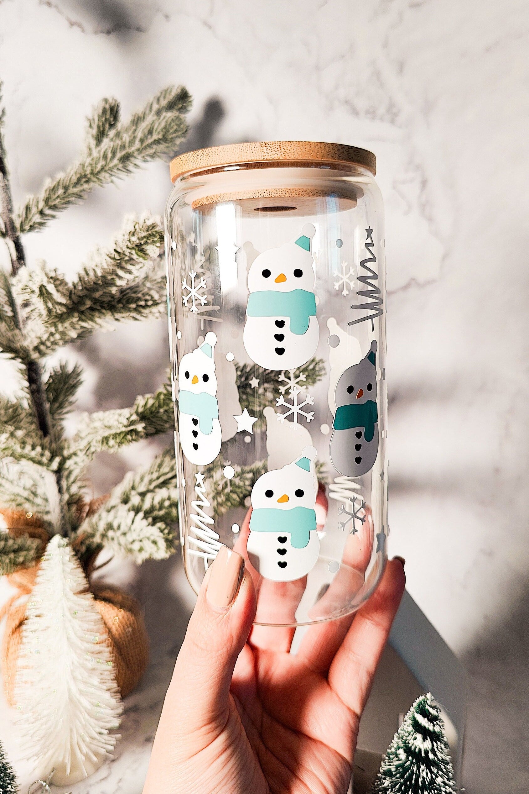 Snowman Iced Coffee Glass Cup, Festive Christmas Glass Cup with Bamboo Lid, Christmas Gift, 16oz and 20oz Holiday Beer Can