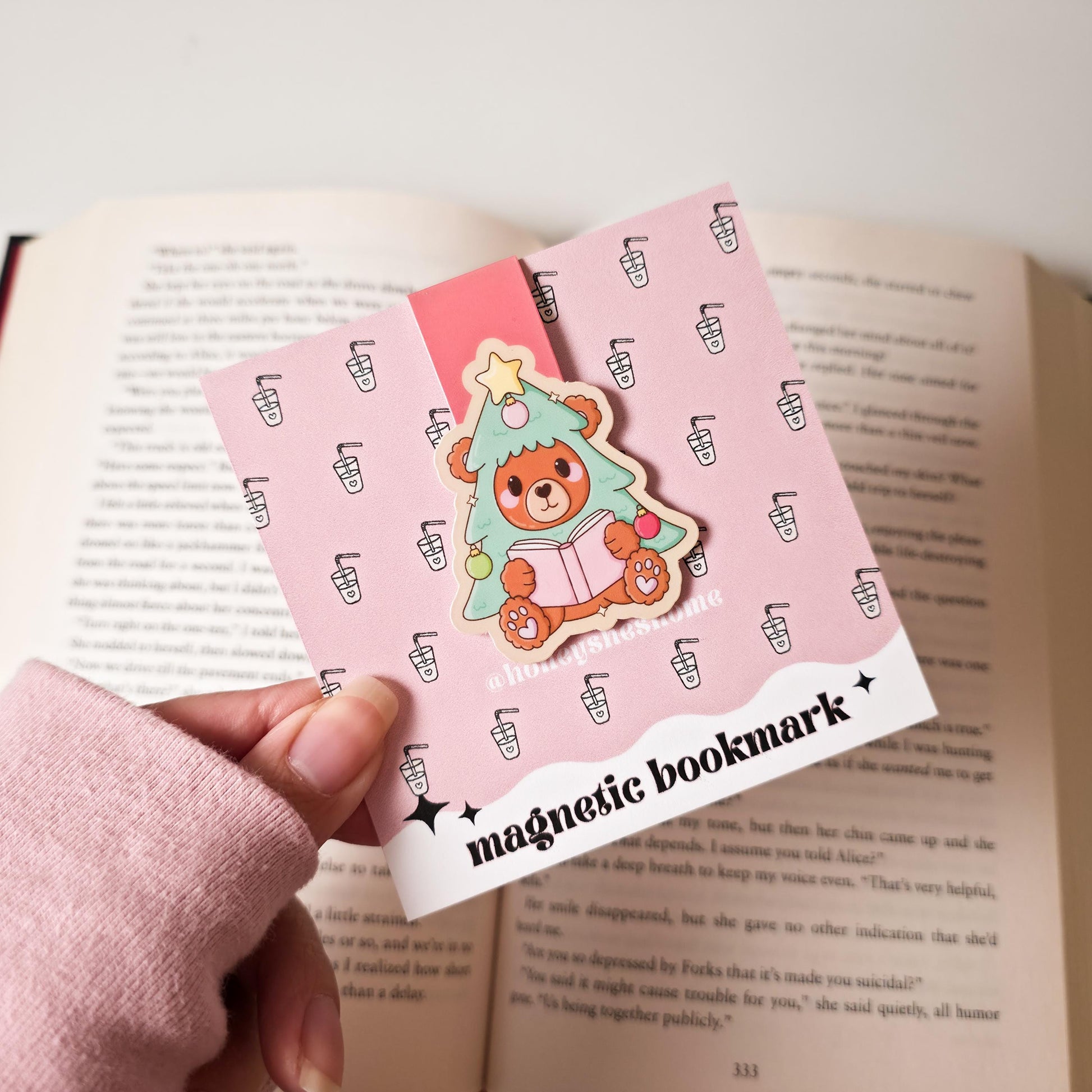 Berry Christmas Magnetic Bookmark: Teddy Bear Page Marker