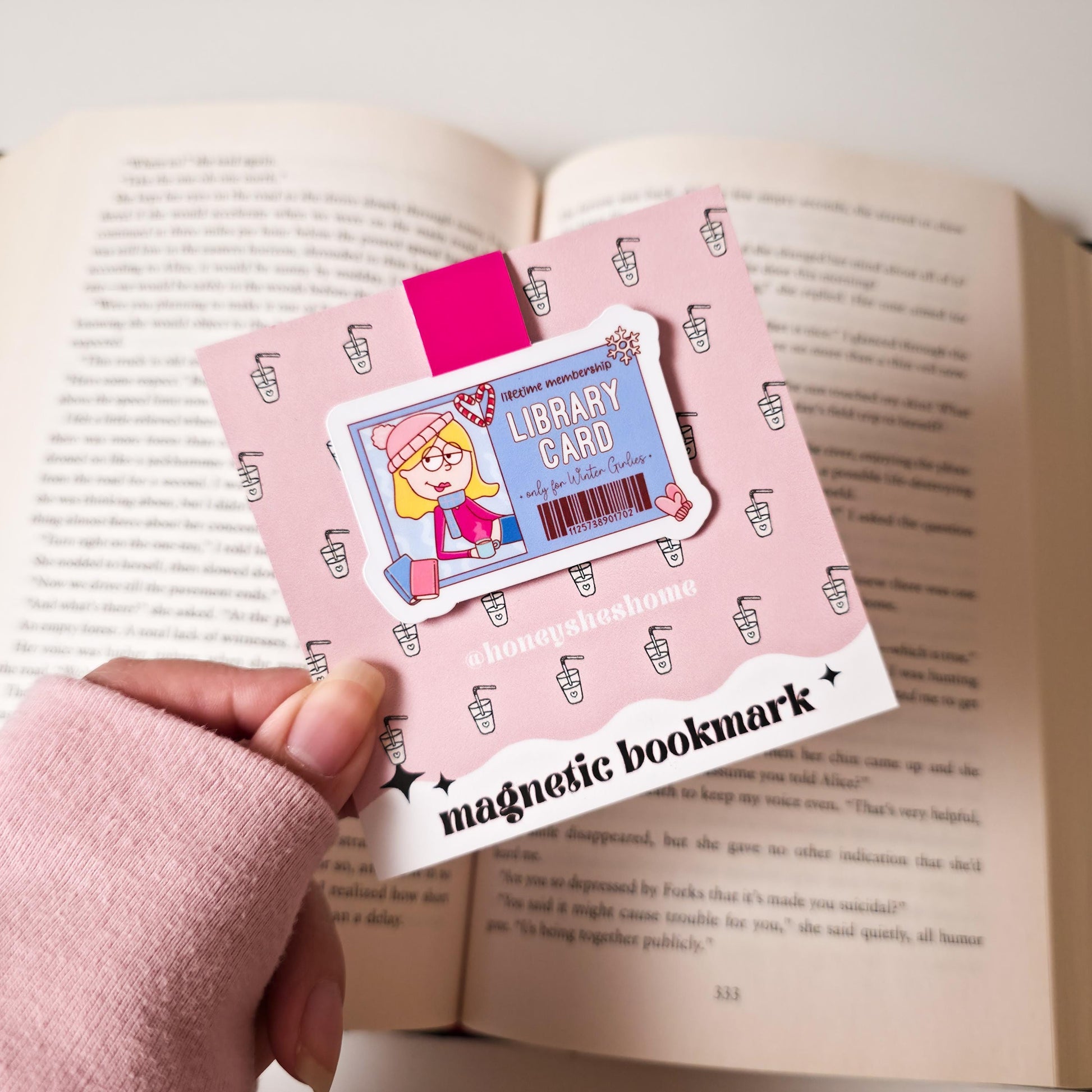 Winter Lizzy Library Card Magnetic Bookmark: Bookworm Gift