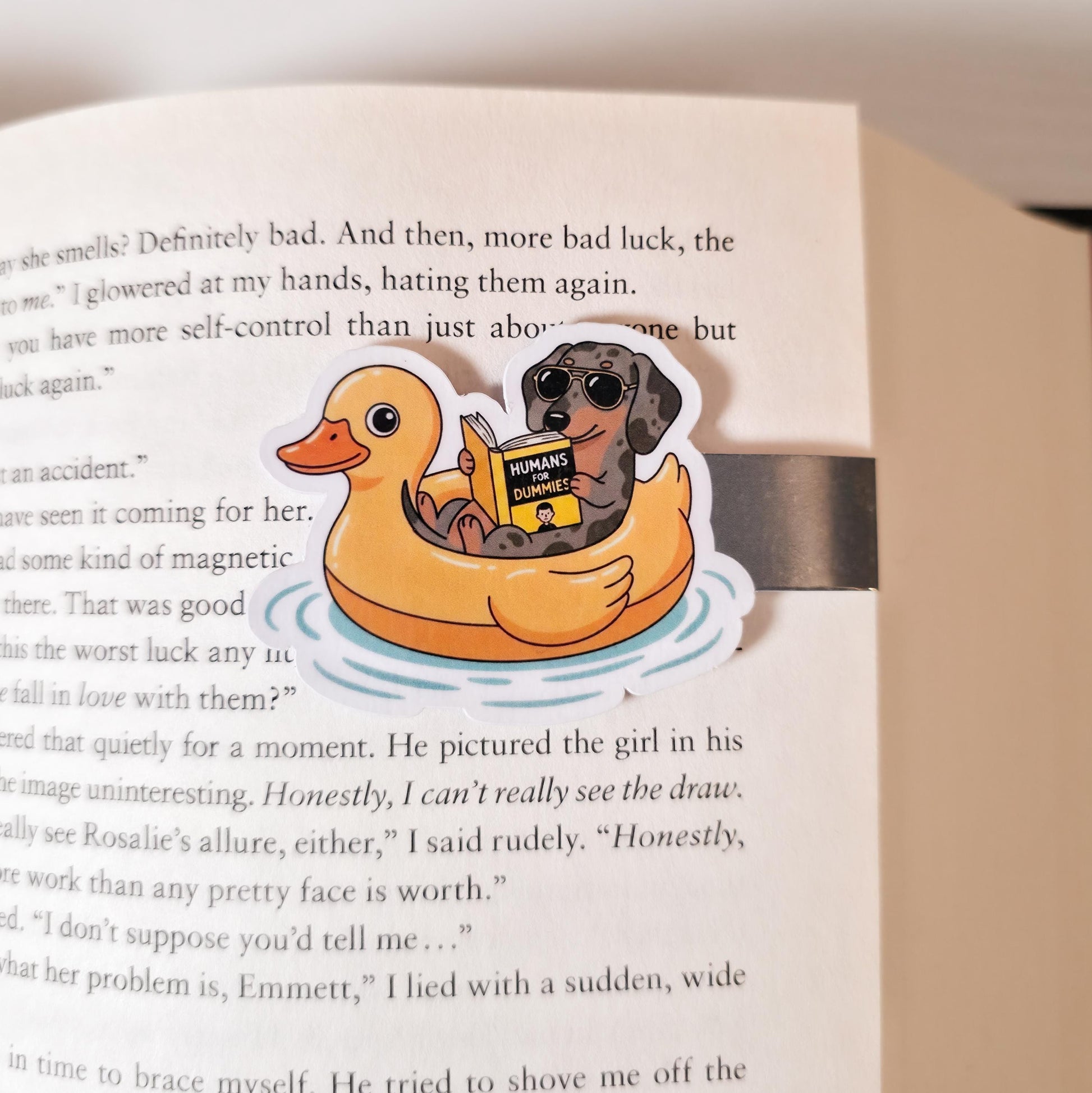 Funny Dachshund Magnetic Bookmark: Weenie Dog Reading, Book Lover Gift, Sausage Puppy, Bookish Accessory